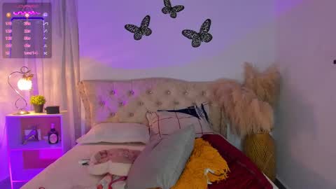 Sarah Valkiria  IG  Sar lanister online show from 22, 11, 2025