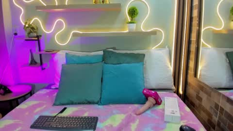 Snapshot of sarah_clars chatting on 10, 4, 2026 Sara online show from 10, 4, 2026