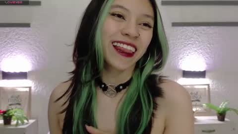 Snapshot of sarah_cute028 chatting on 27, 6, 2026 Sarah online show from 27, 6, 2026