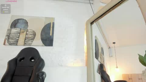 sarah_gothicgirl online show from 6, 5, 2026