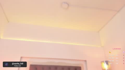 Snapshot of sarah_hiill chatting on 26, 1, 2025 online show from 26, 1, 2025