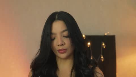 Snapshot of sarah_hiill chatting on 1, 5, 2026 online show from 1, 5, 2026