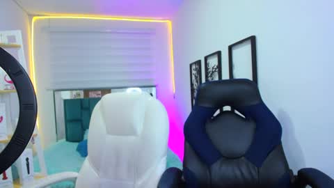 Sarah Ramirez online show from 19, 9, 2025