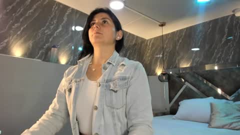 Sarah Deyvis online show from 23, 12, 2024