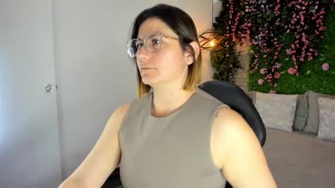 Sarah Deyvis online show from 7, 1, 2026