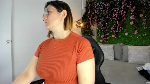 Sarah Deyvis online show from 8, 1, 2026