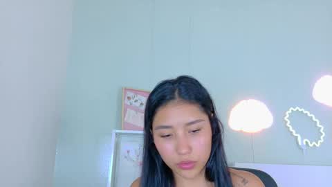 Snapshot of sarahevans__ chatting on 7, 11, 2025 Sarah Evans online show from 7, 11, 2025