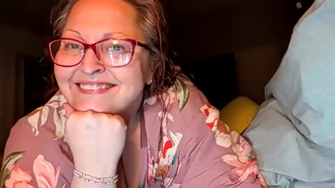 MamaStarr   online show from 3, 2, 2026