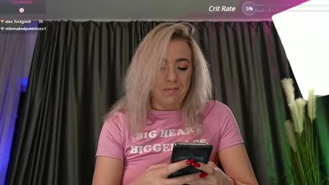 Snapshot of sarahjadore chatting on 11, 3, 2025 Sarahjadore online show from 11, 3, 2025