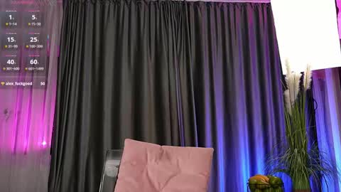 Sarahjadore online show from 22, 9, 2025