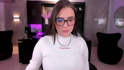 Sarah Rhodes online show from 5, 5, 2026