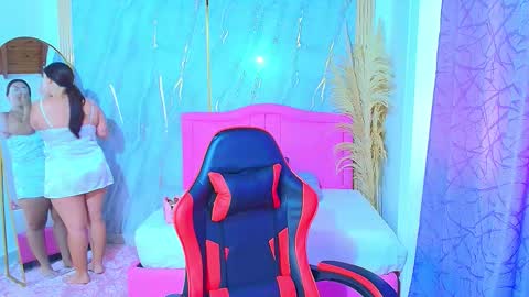 Snapshot of sarahrouse_ chatting on 25, 11, 2025 S A R A H online show from 25, 11, 2025