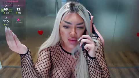 Snapshot of sarahstone_ chatting on 18, 11, 2025 Sarah online show from 18, 11, 2025