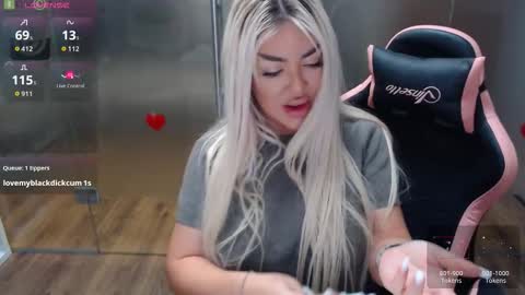 Snapshot of sarahstone_ chatting on 20, 11, 2025 Sarah online show from 20, 11, 2025