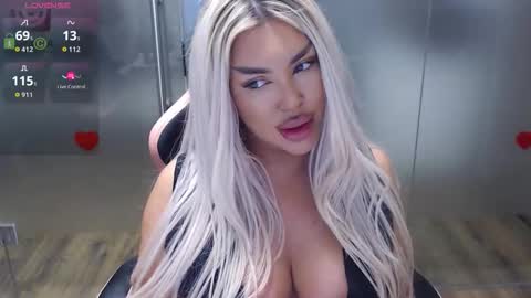 Snapshot of sarahstone_ chatting on 9, 2, 2026 Sarah online show from 9, 2, 2026