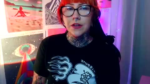 Snapshot of saraht666 chatting on 4, 10, 2025 Sarah T online show from 4, 10, 2025