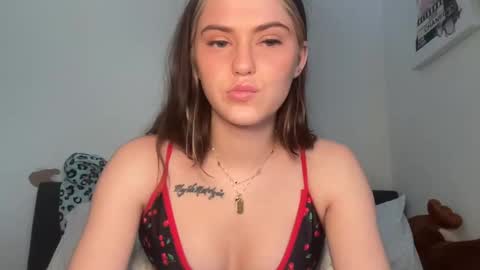 SarahxOliver online show from 14, 11, 2025