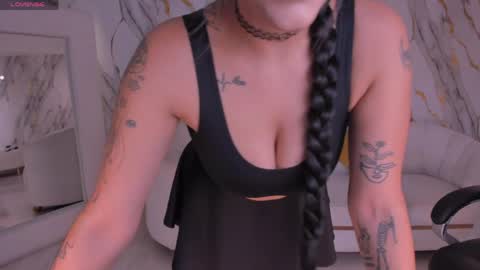 Sarah  independent model online show from 14, 5, 2026
