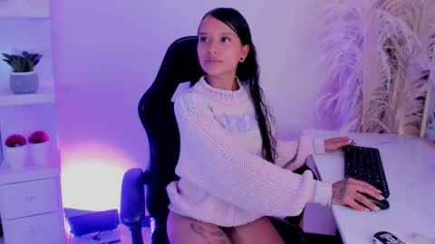 sarajoness__ online show from 6, 2, 2026