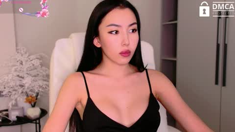 Snapshot of saranmia chatting on 7, 10, 2025 Mia online show from 7, 10, 2025