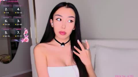 Snapshot of saranmia chatting on 26, 10, 2025 Mia online show from 26, 10, 2025