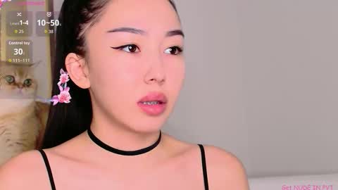 Snapshot of saranmia chatting on 30, 10, 2025 Mia online show from 30, 10, 2025