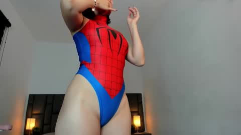 Snapshot of saraospinna chatting on 20, 11, 2025 Sara online show from 20, 11, 2025