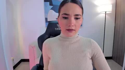 I am Sara  online show from 14, 11, 2025