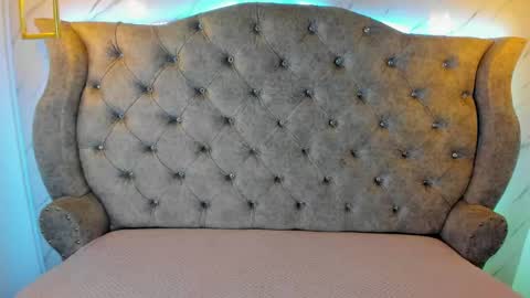   online show from 27, 12, 2024