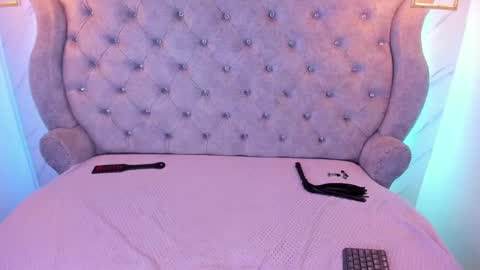   online show from 4, 1, 2025