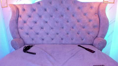   online show from 25, 1, 2025