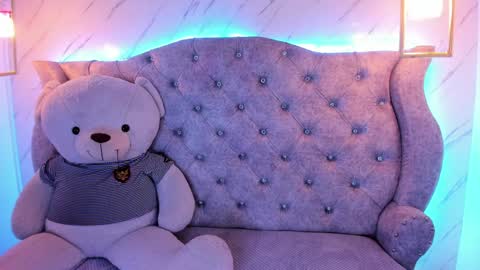   online show from 7, 2, 2025