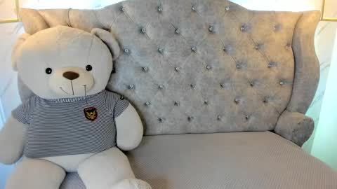   online show from 12, 2, 2025