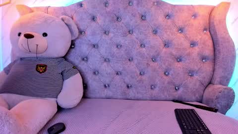   online show from 12, 2, 2025