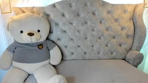   online show from 14, 2, 2025