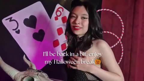   online show from 13, 10, 2025