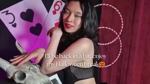   online show from 22, 10, 2025