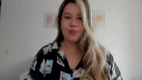 Sara  sarasmithfun by instagram online show from 5, 6, 2026