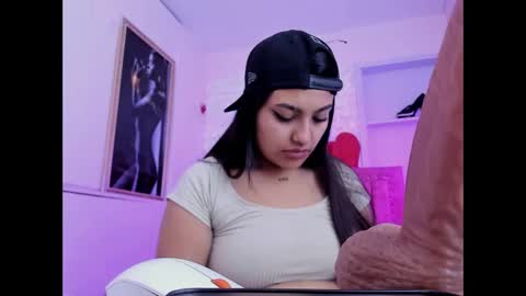 sarastonesx online show from 25, 9, 2025