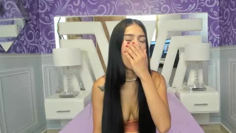 Snapshot of sarasweet18_ chatting on 1, 2, 2025 Sara online show from 1, 2, 2025