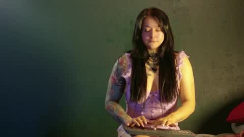 Snapshot of saratrita chatting on 2, 5, 2026 Sara Herrera online show from 2, 5, 2026