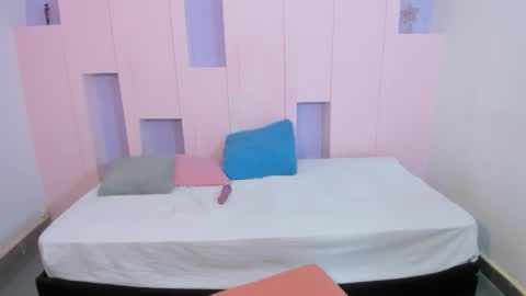 saravixen2 online show from 20, 12, 2025