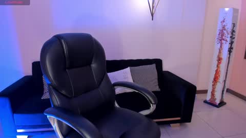 Sara Winstone online show from 15, 12, 2024