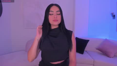 Sara Winstone online show from 18, 1, 2025