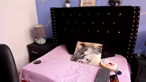 Snapshot of saraymoorex_ chatting on 27, 12, 2024 Saray online show from 27, 12, 2024