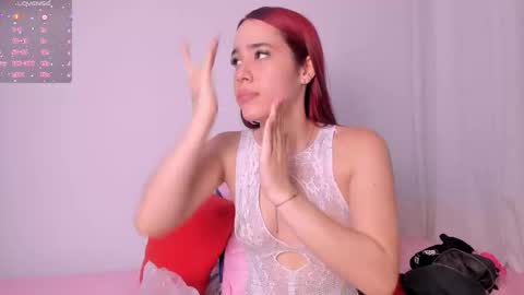Snapshot of sarenlux chatting on 26, 10, 2025 Baby Saren online show from 26, 10, 2025