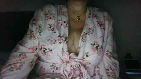Snapshot of saretta46 chatting on 4, 7, 2026 Sara online show from 4, 7, 2026