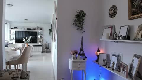 Snapshot of sarhamccormick chatting on 10, 2, 2025 sarha online show from 10, 2, 2025