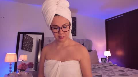 Snapshot of sarhamccormick chatting on 12, 10, 2025 sarha online show from 12, 10, 2025