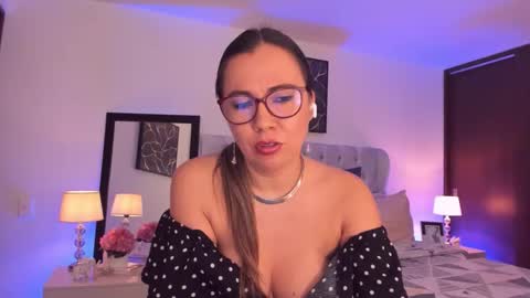 Snapshot of sarhamccormick chatting on 21, 10, 2025 sarha online show from 21, 10, 2025